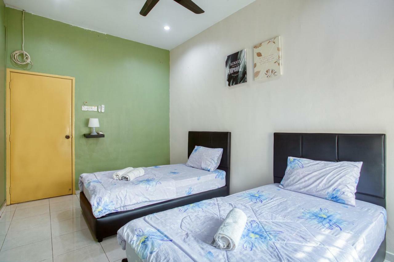 Gunung View Homestay 10 To 12 Pax Near Sunway Tambun Ipoh Buitenkant foto