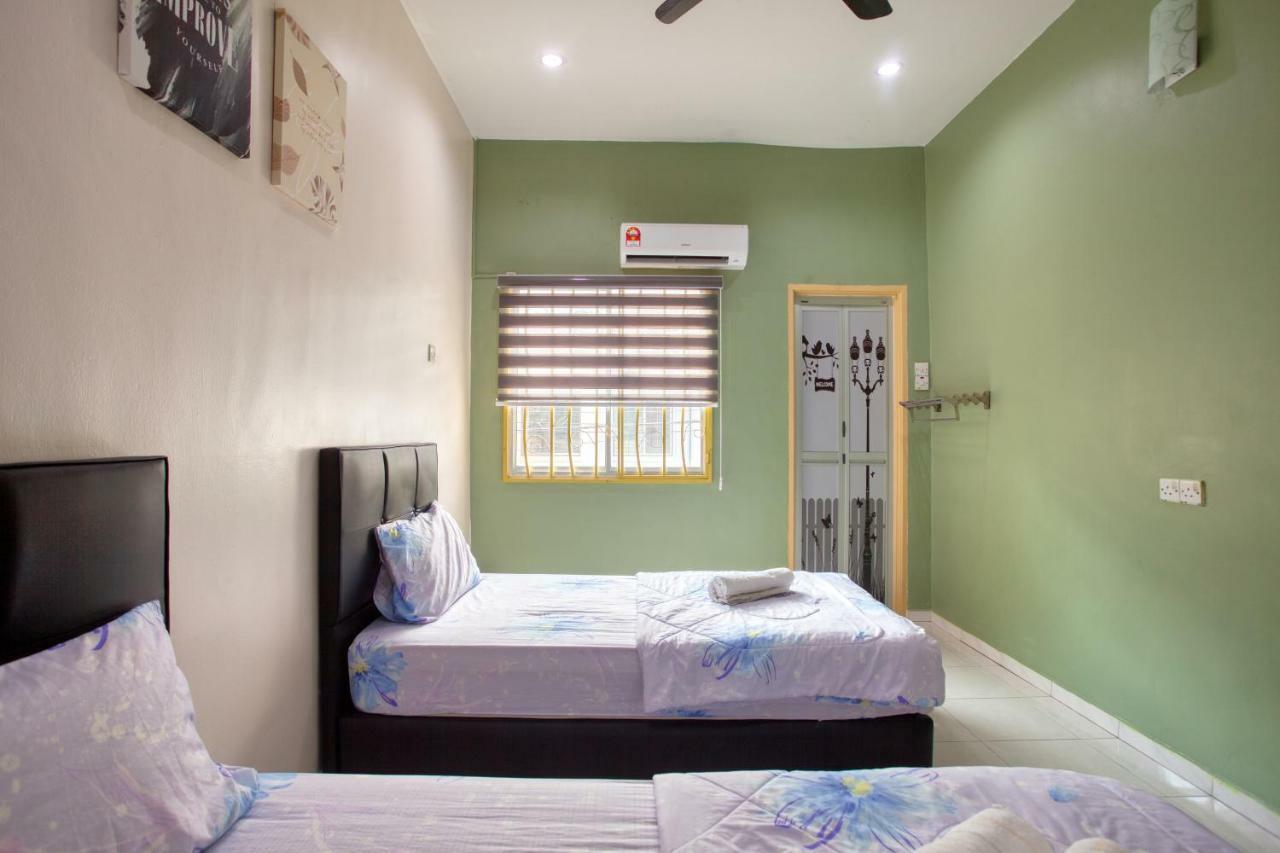 Gunung View Homestay 10 To 12 Pax Near Sunway Tambun Ipoh Buitenkant foto