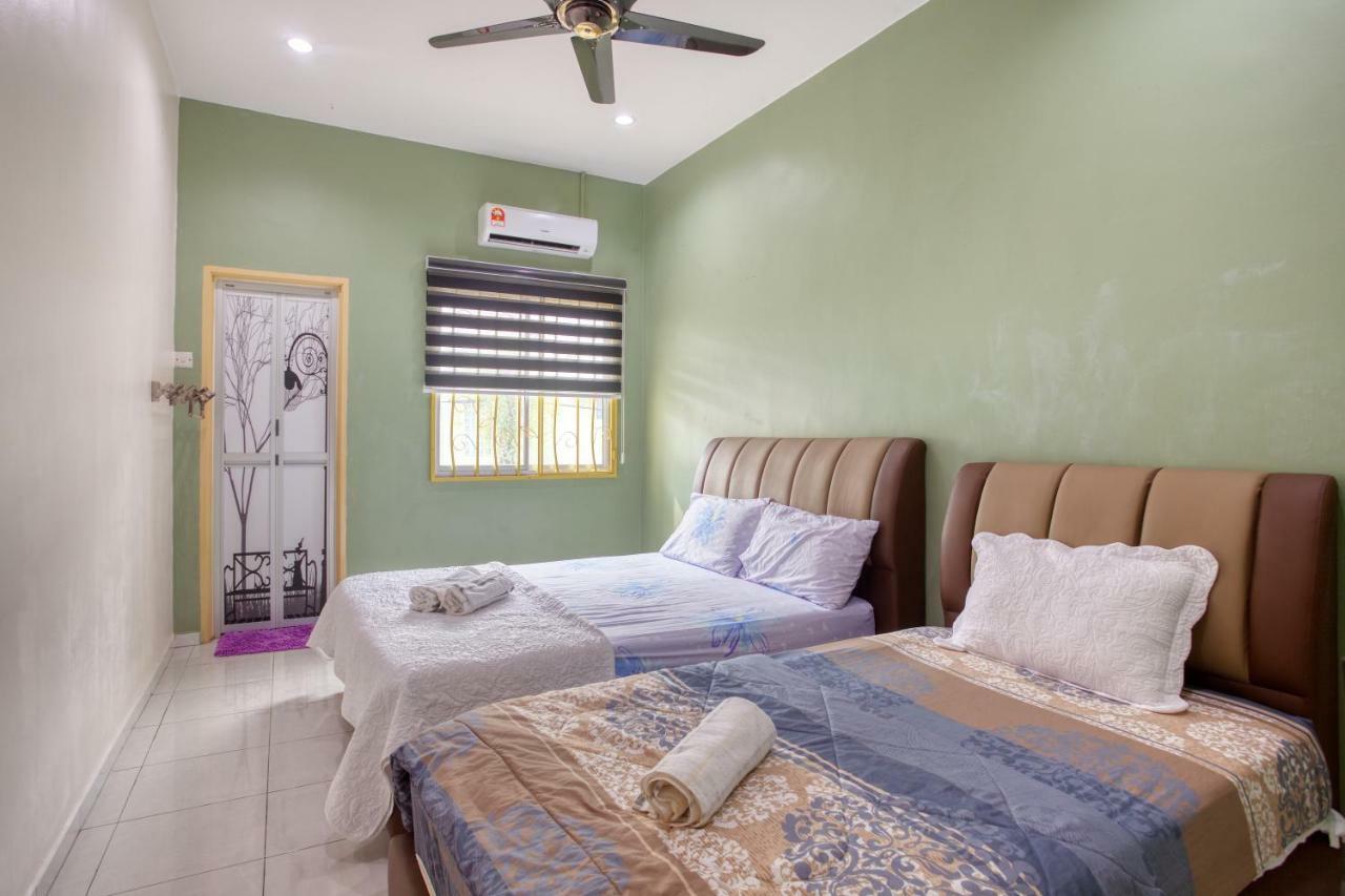 Gunung View Homestay 10 To 12 Pax Near Sunway Tambun Ipoh Buitenkant foto