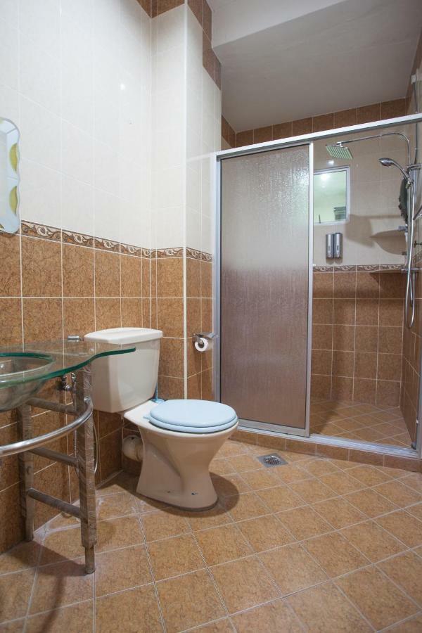 Gunung View Homestay 10 To 12 Pax Near Sunway Tambun Ipoh Buitenkant foto